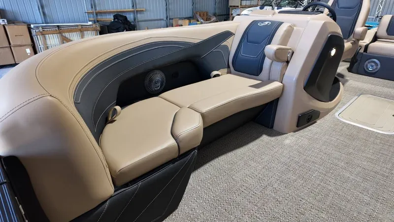 Slide: The Image of Barletta Cabrio 22UC 2026 - 25