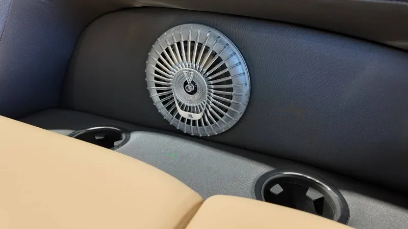 Slide: The Image of Barletta Cabrio 22UC 2026 - 29