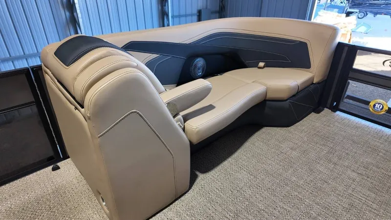 Slide: The Image of Barletta Cabrio 22UC 2026 - 30