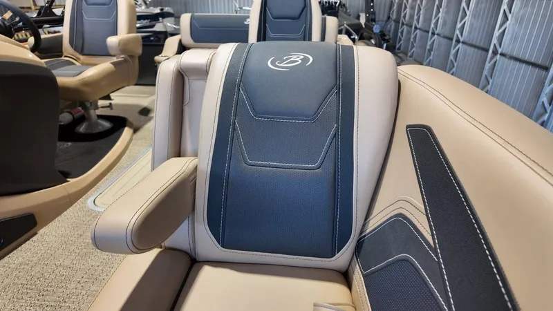 Slide: The Image of Barletta Cabrio 22UC 2026 - 33