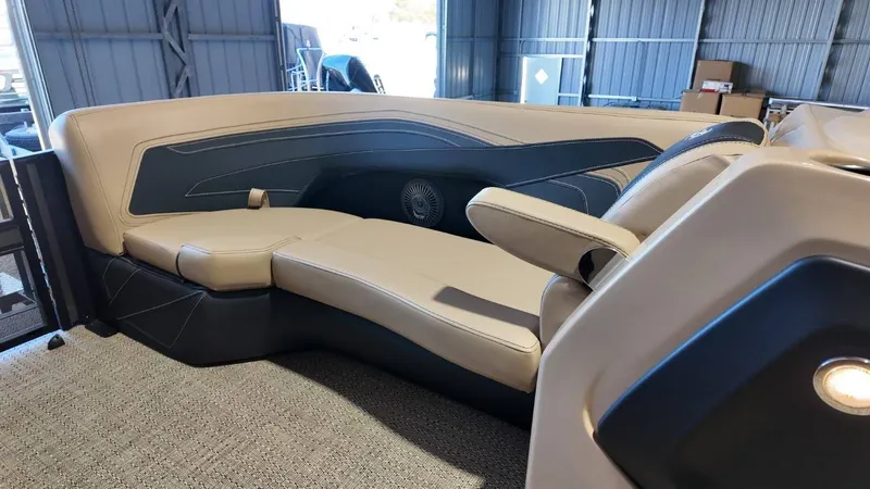 Slide: The Image of Barletta Cabrio 22UC 2026 - 34