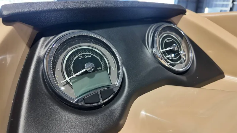 Slide: The Image of Barletta Cabrio 22UC 2026 - 41