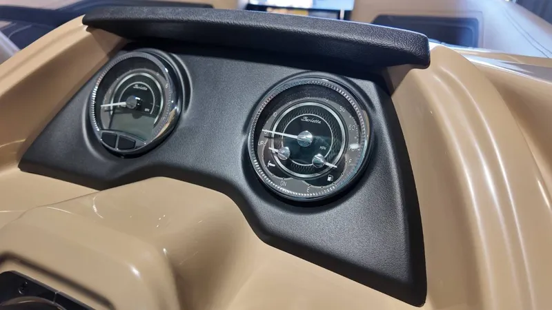 Slide: The Image of Barletta Cabrio 22UC 2026 - 43