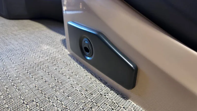 Slide: The Image of Barletta Cabrio 22UC 2026 - 55