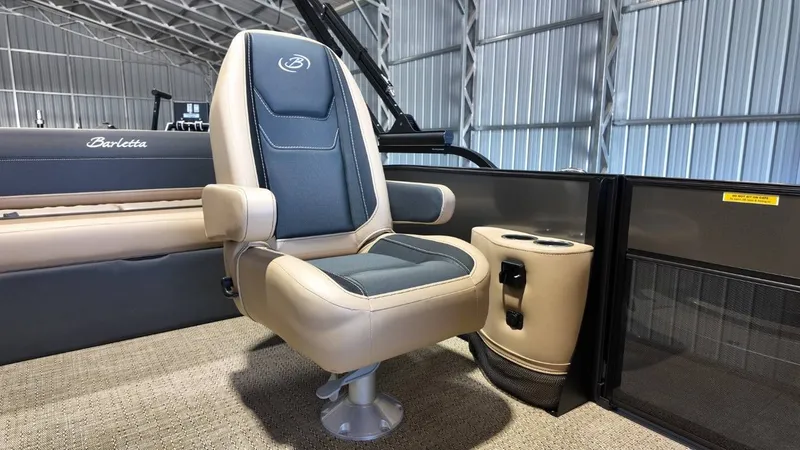 Slide: The Image of Barletta Cabrio 22UC 2026 - 60