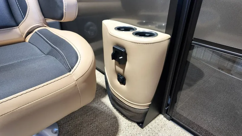 Slide: The Image of Barletta Cabrio 22UC 2026 - 61