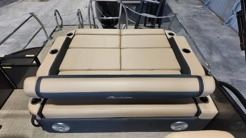 Slide: The Image of Barletta Cabrio 22UC 2026 - 64