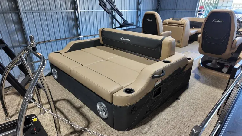 Slide: The Image of Barletta Cabrio 22UC 2026 - 67