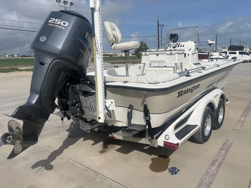 Slide: The Image of Ranger 2300 Bay 2005 - 8