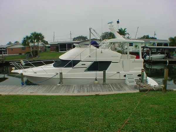 Slide: The Image of Silverton 392 Motor Yacht 2000 - 6