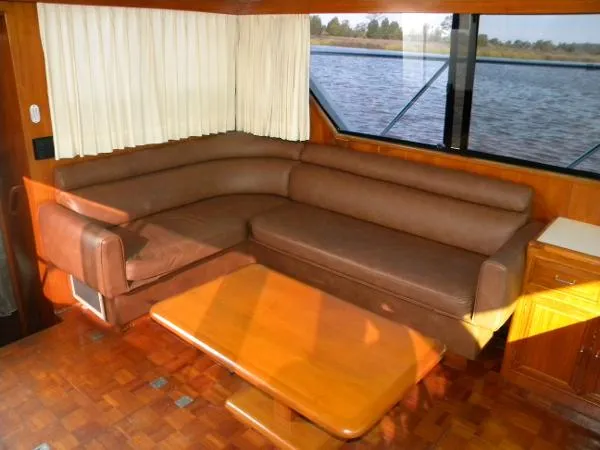 Slide: The Image of Ocean Alexander Cockpit Motoryacht 1988 - 8