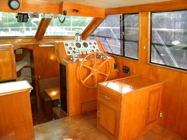 Slide: The Image of Ocean Alexander Cockpit Motoryacht 1988 - 9
