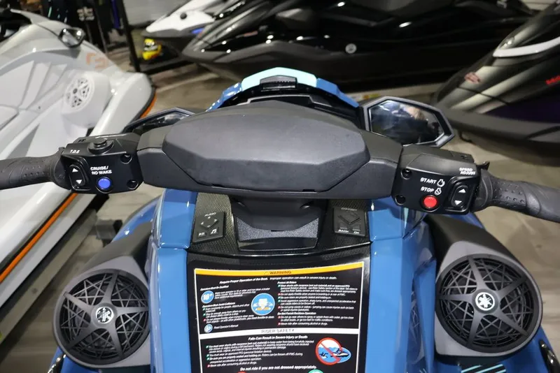 Slide: The Image of Yamaha VX Cruiser® with Audio 2026 - 7