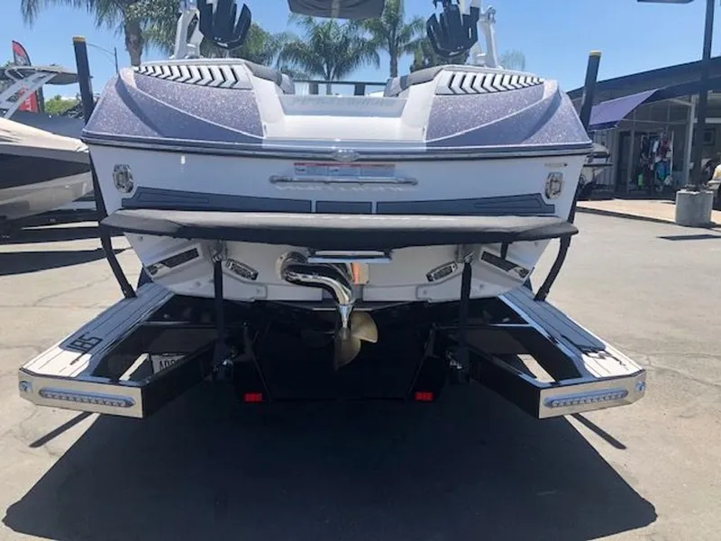 Slide: The Image of Nautique Super Air 2019 - 10