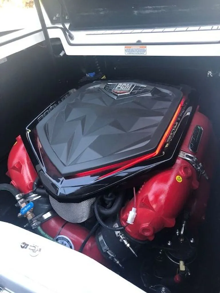 Slide: The Image of Nautique Super Air 2019 - 13