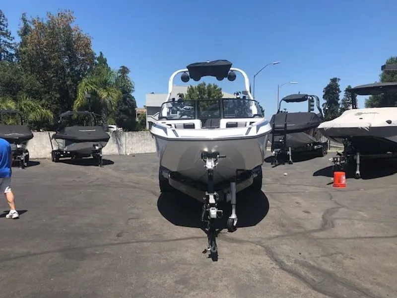 Slide: The Image of Nautique Super Air 2019 - 4