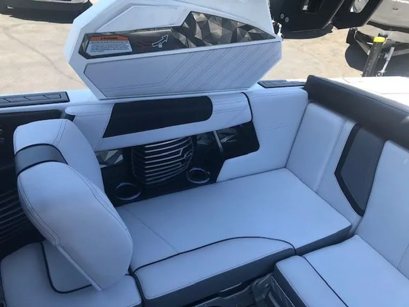 Slide: The Image of Nautique Super Air 2019 - 8