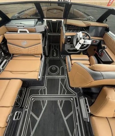 Slide: The Image of Tigé 25ZX Ultra 2024 - 13