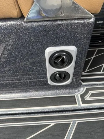 Slide: The Image of Tigé 25ZX Ultra 2024 - 19