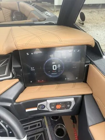 Slide: The Image of Tigé 25ZX Ultra 2024 - 23