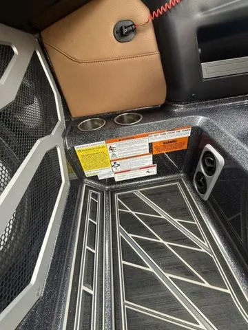 Slide: The Image of Tigé 25ZX Ultra 2024 - 28