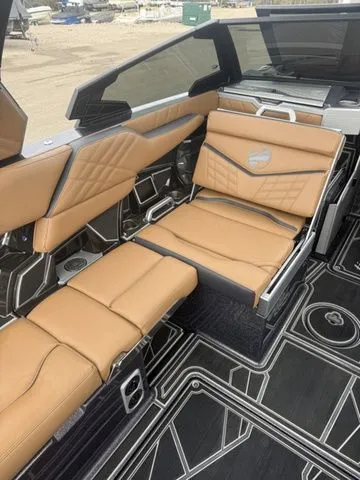 Slide: The Image of Tigé 25ZX Ultra 2024 - 8