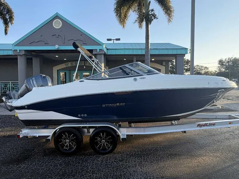 Slide: The Image of Stingray 214 LR 2014 - 1