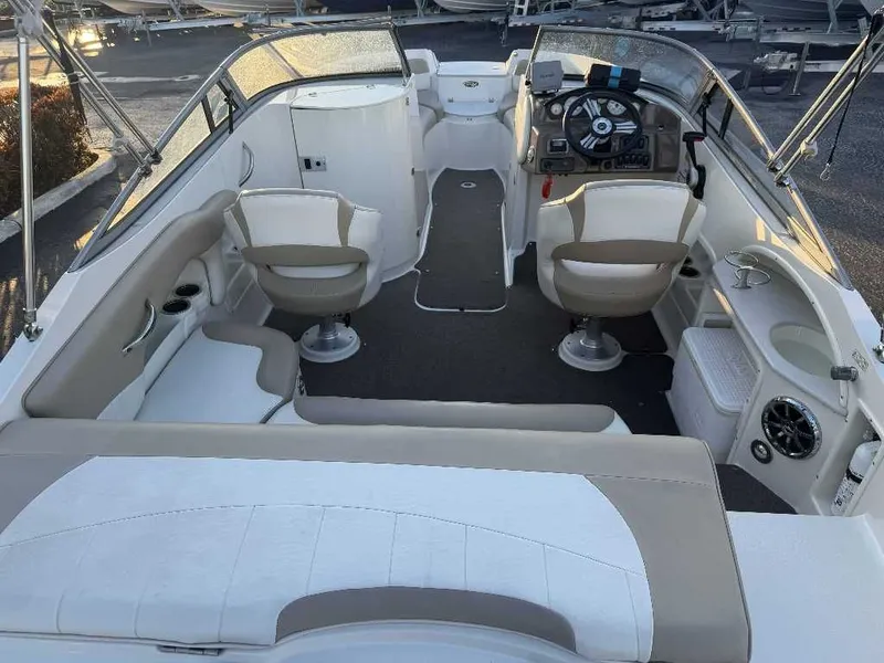 Slide: The Image of Stingray 214 LR 2014 - 5