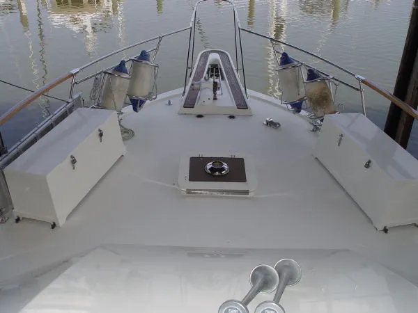 Slide: The Image of Hatteras Motor Yacht 1986 - 10