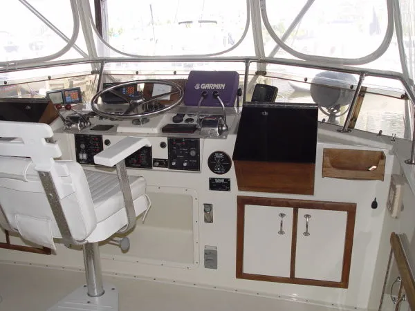 Slide: The Image of Hatteras Motor Yacht 1986 - 11