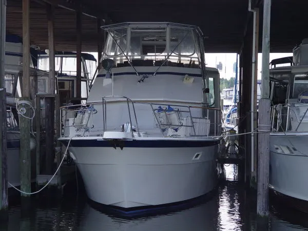 Slide: The Image of Hatteras Motor Yacht 1986 - 4