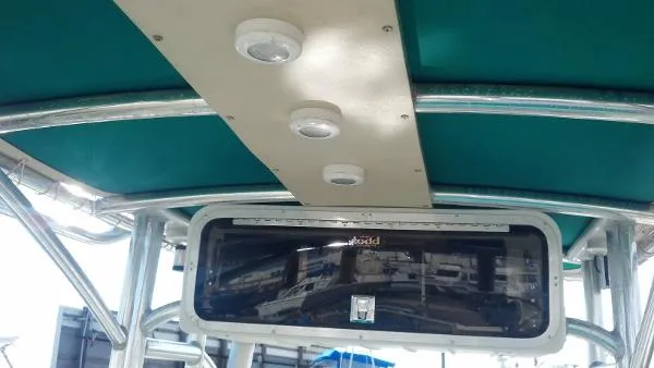 Slide: The Image of Master Marine 28' Center Console 1981 - 9