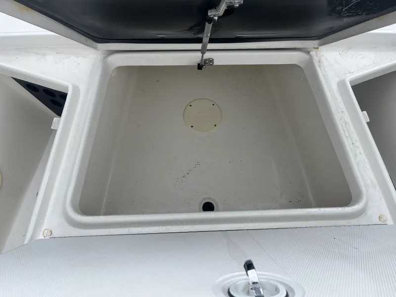 Slide: The Image of Ranger 2300 Bay 2005 - 15