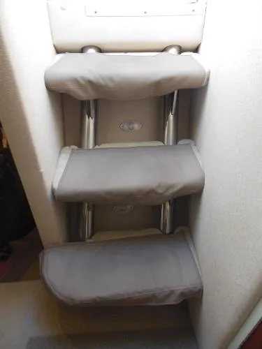 Slide: The Image of Rinker 360 Express Cruiser 2006 - 10