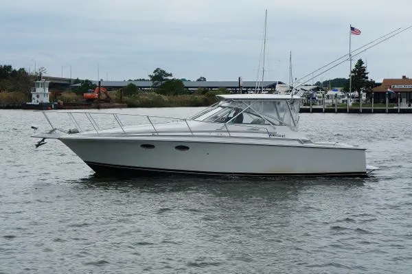 Slide: The Image of Trojan Express 10 Meter with Custom Hardtop Enclosure 1988 - 0