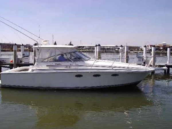 Slide: The Image of Trojan Express 10 Meter with Custom Hardtop Enclosure 1988 - 3