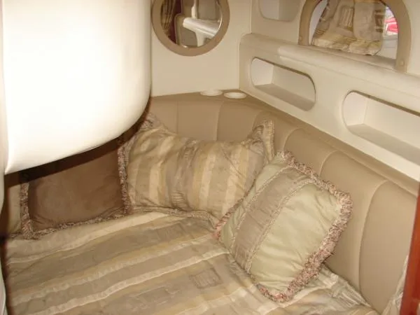 Slide: The Image of Rinker Fiesta Vee 310 Express Cruiser 2003 - 6