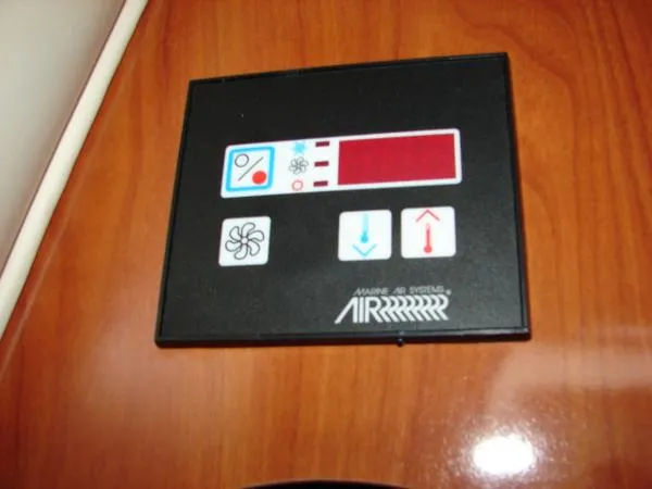Slide: The Image of Rinker Fiesta Vee 310 Express Cruiser 2003 - 9