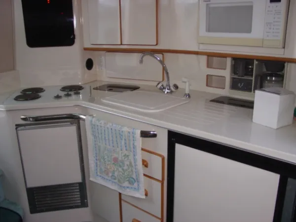 Slide: The Image of Sea Ray Express Cruiser 1995 - 7