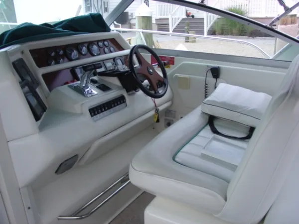 Slide: The Image of Sea Ray Express Cruiser 1995 - 9