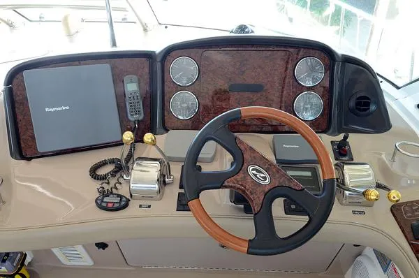 Slide: The Image of Sea Ray Sundancer 2004 - 1