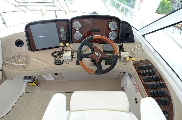 Slide: The Image of Sea Ray Sundancer 2004 - 2