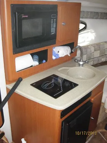 Slide: The Image of Crownline Boats 250 CR Express 2005 - 11
