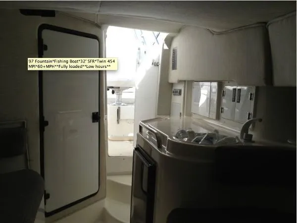 Slide: The Image of Fountain 32 Sportfish Cruiser IO 1997 - 10