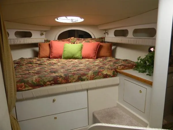 Slide: The Image of CRUISERS YACHT 3575 Express BR5003 1997 - 11