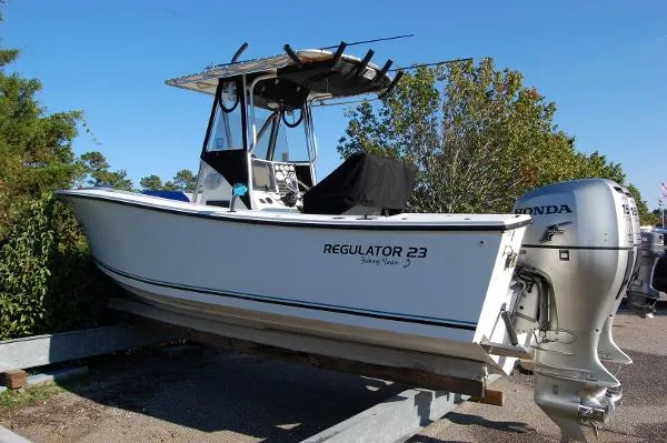 Slide: The Image of Regulator Marine 23 w/ 4-Strokes 1995 - 1