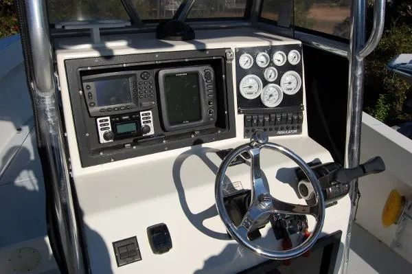 Slide: The Image of Regulator Marine 23 w/ 4-Strokes 1995 - 4