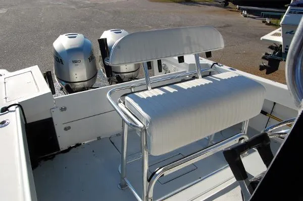 Slide: The Image of Regulator Marine 23 w/ 4-Strokes 1995 - 6