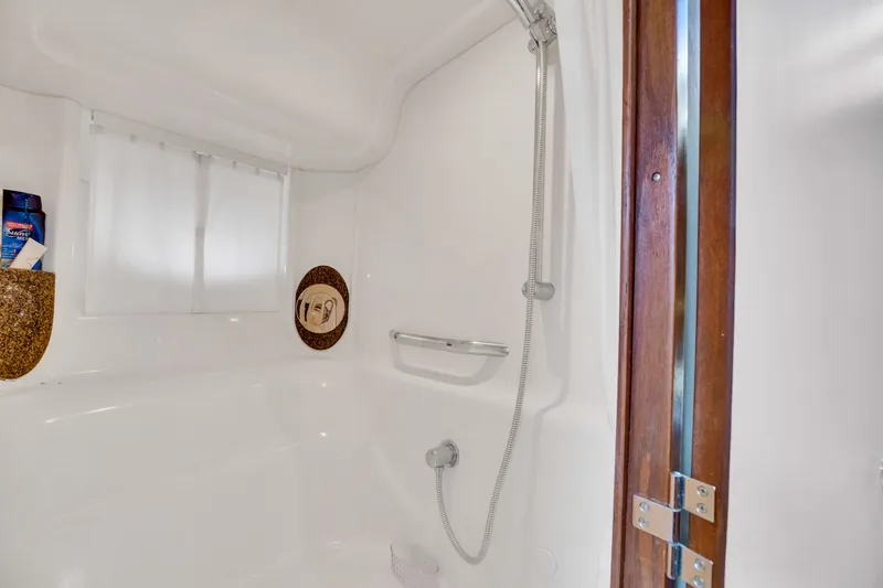 Slide: The Image of Sea Ray 44 Sundancer 2007 - 70