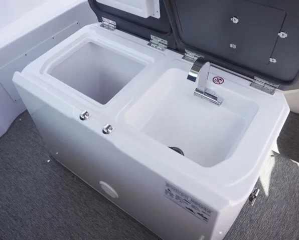 Slide: The Image of Axopar 29 XC Cross Cabin 2025 - 17